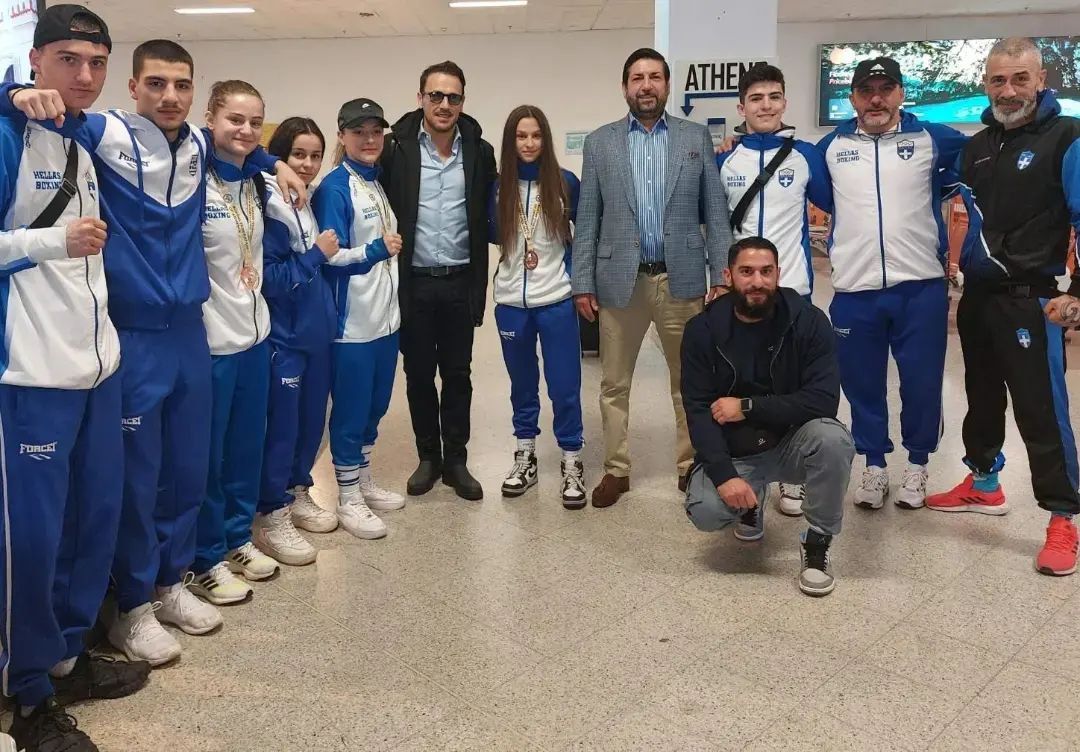 Επιστροφή με τρία μετάλλια! (video)