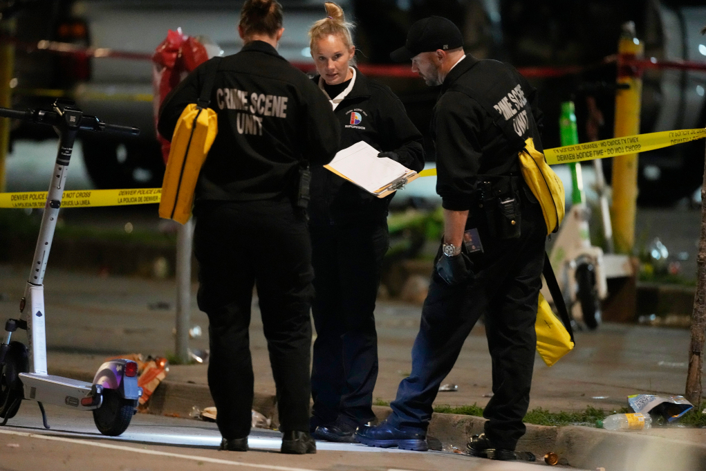 Δέκα τραυματίες μετά από πυροβολισμούς στο Ντένβερ! (video)
