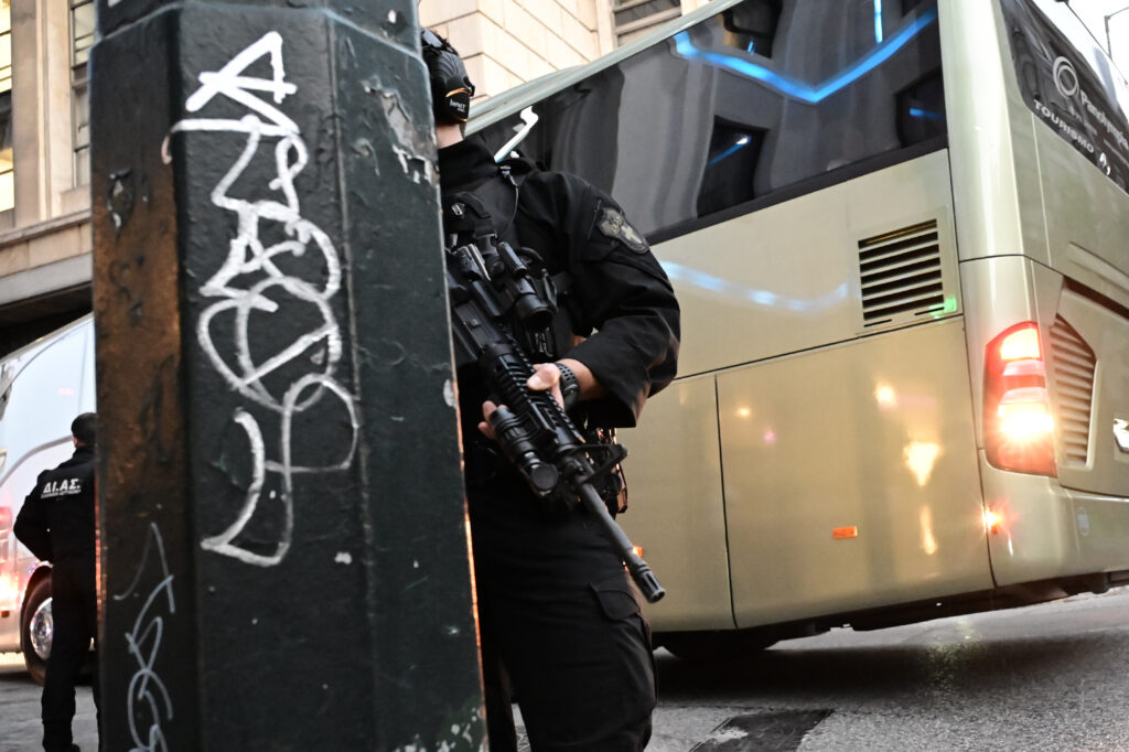 Η αναχώρηση της Μακάμπι Τελ Αβίβ με ισχυρή αστυνομική παρουσία (ΦΩΤΟρεπορτάζ)