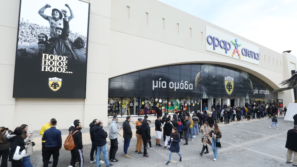 Κοσμοσυρροή στην “OPAP Arena” για τον Θωμά Μαύρο (ΦΩΤΟρεπορτάζ)