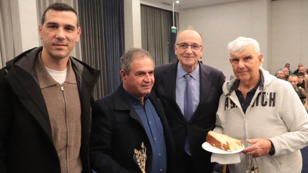 Παρουσία του πρόεδρου της ΕΟΚ έκοψαν τις πίτες τους Ε.ΚΑ.Σ.Θ και προπονητές στη Θεσσαλονίκη