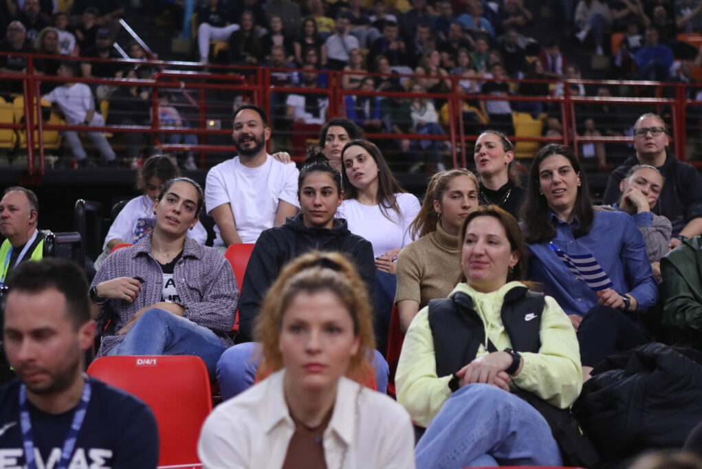 Ένας αγώνας-γιορτή σε… γαλανόλευκο τοπίο (ΦΩΤΟρεπορτάζ)