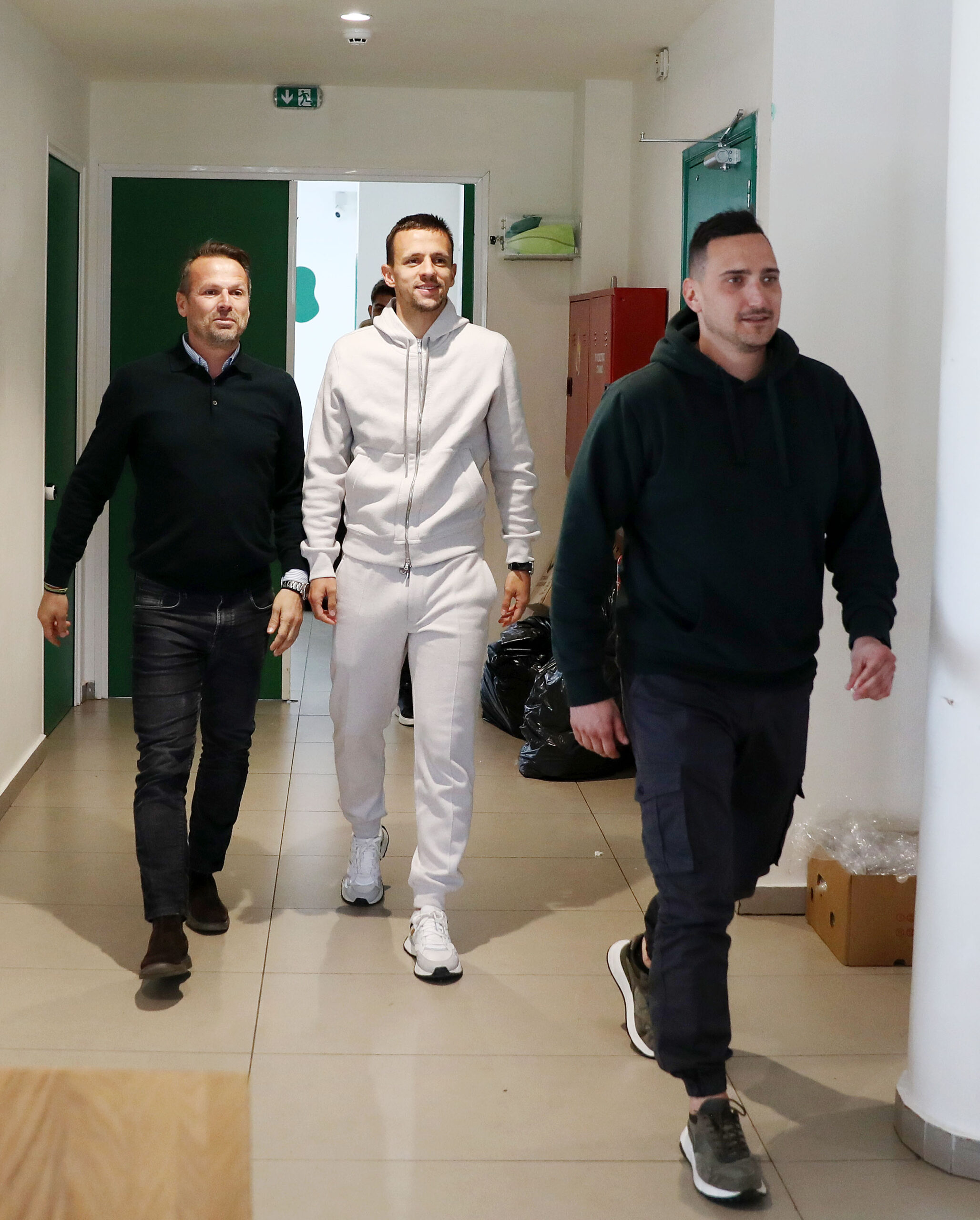 Η χειραψία Μαξίμοβιτς – Τερίμ και το καλωσόρισμα