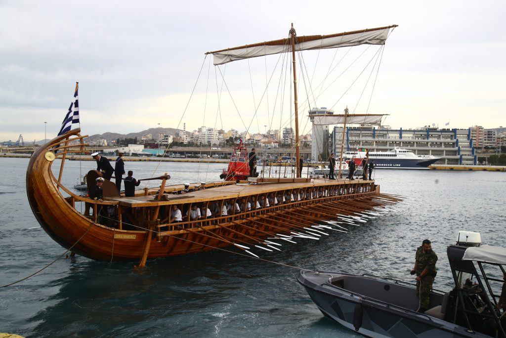 Η Ολυμπιακή Φλόγα ξεκίνησε το ταξίδι της για τη Μασσαλία (video)