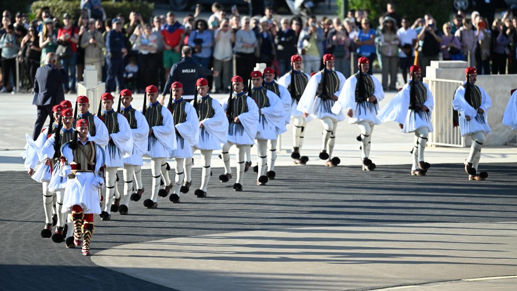 Η παράδοση της Ολυμπιακής Φλόγας στην διοργανώτρια Γαλλία (ΦΩΤΟρεπορτάζ)