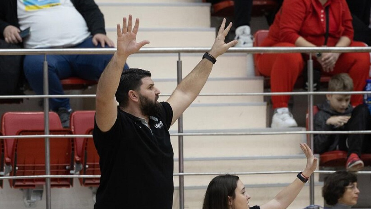 Παπαμακάριος: «Το ρουμανικό πρωτάθλημα θα γίνει ένας ελκυστικός προορισμός τα επόμενα χρόνια» Παπαμακάριος: «Το ρουμανικό πρωτάθλημα θα γίνει ένας ελκυστικός προορισμός τα επόμενα χρόνια»