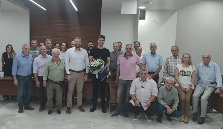 Το Δημοτικό Κολυμβητήριο Πετρούπολης παίρνει το όνομα του αργυρού Ολυμπιονίκη Απόστολου Χρήστου (video)