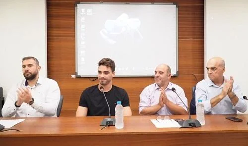 Το Δημοτικό Κολυμβητήριο Πετρούπολης παίρνει το όνομα του αργυρού Ολυμπιονίκη Απόστολου Χρήστου (video)