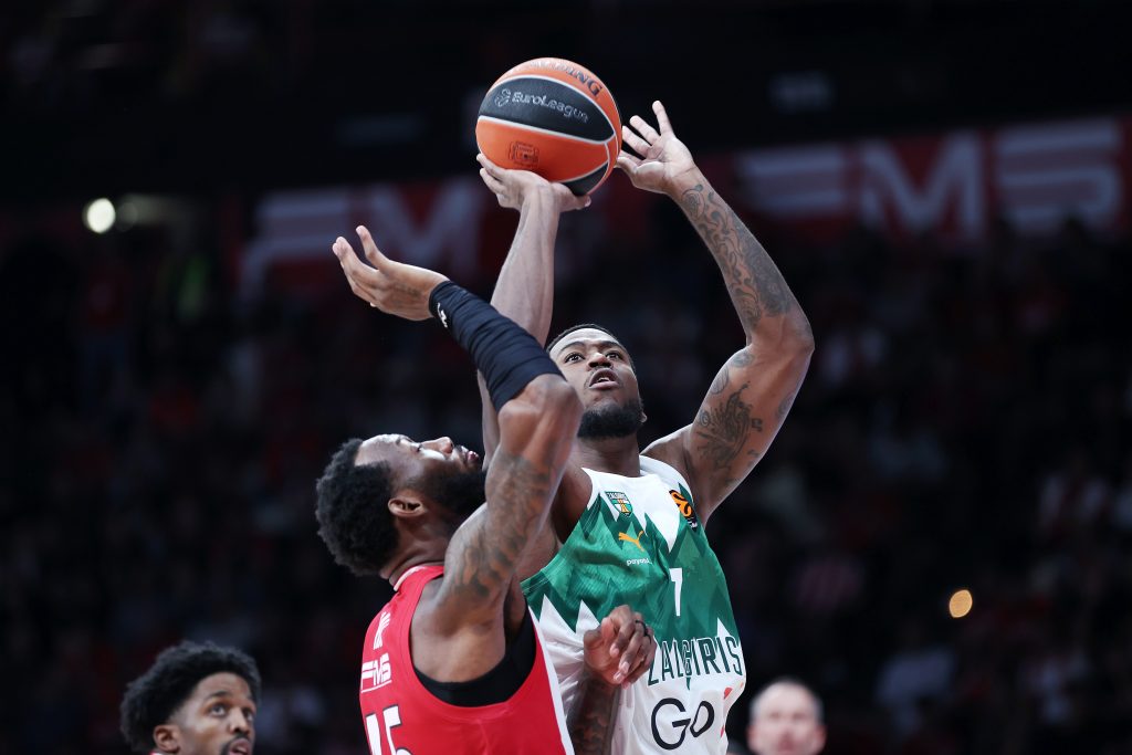 Νίκη στο ρελαντί για τον Ολυμπιακό υπό την σκιά του τραυματισμού του Έβανς