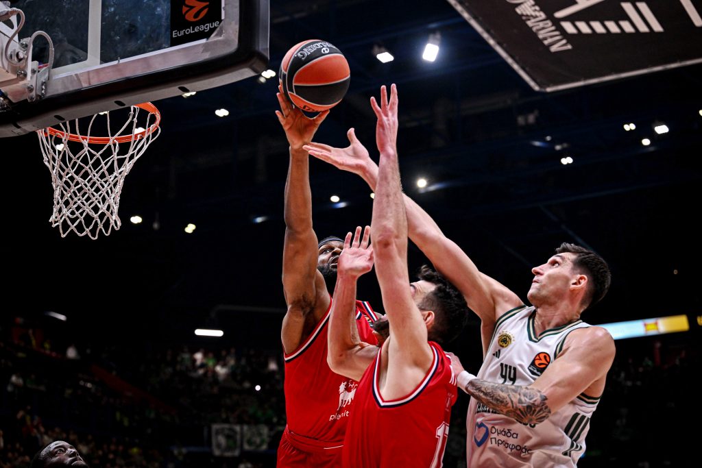 Τρίποντη εκτέλεση της Μιλάνο και νέα ήττα για τον Παναθηναϊκό