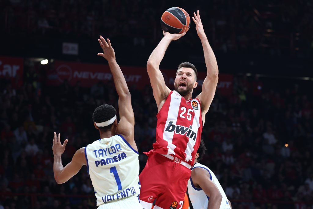 Ο Ολυμπιακός “βραχυκύκλωσε” και η Βαλένθια χτύπησε… καμπανάκι στο ΣΕΦ