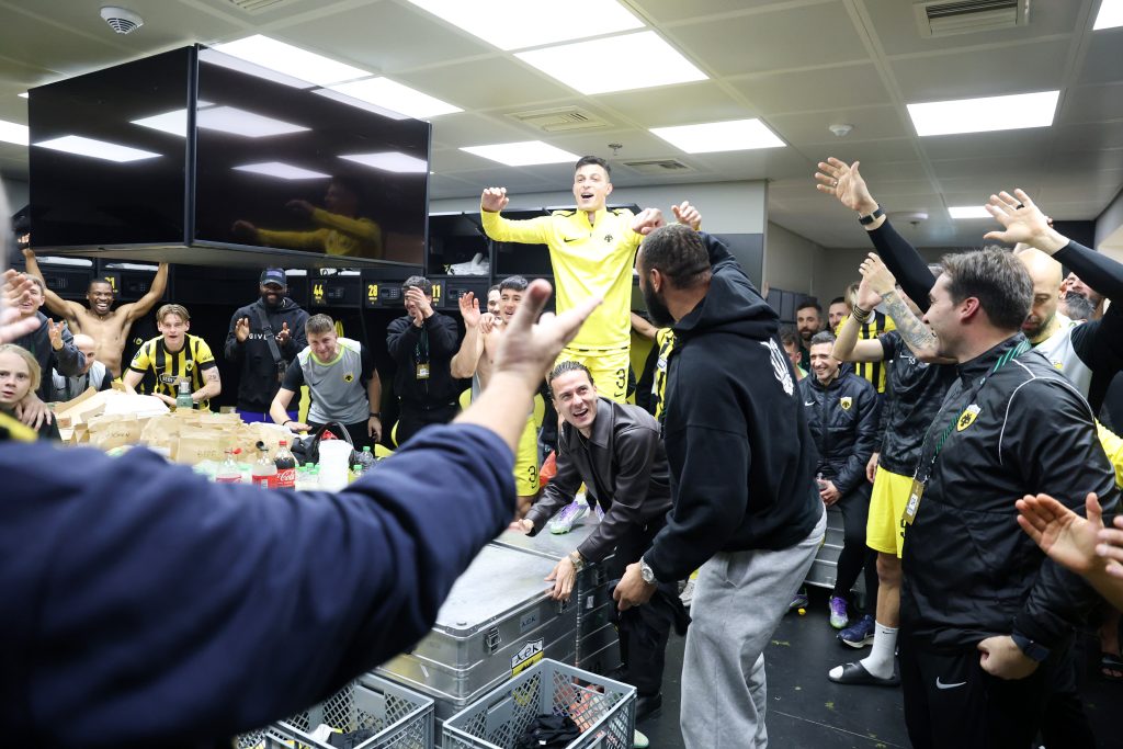 Το “κιτρινόμαυρο” πάρτι από τα αποδυτήρια της “OPAP Arena” (pics)