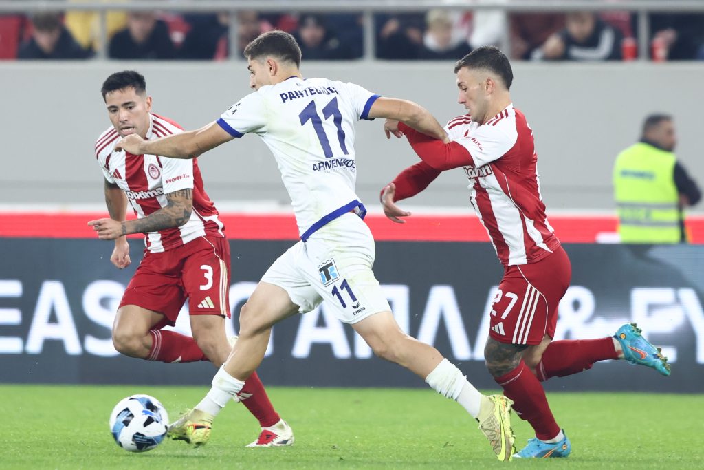 “Ατσάλινη” Κηφισιά άντεξε με δέκα απέναντι στον Ολυμπιακό και έθεσε την κορυφή υπό… αμφισβήτηση