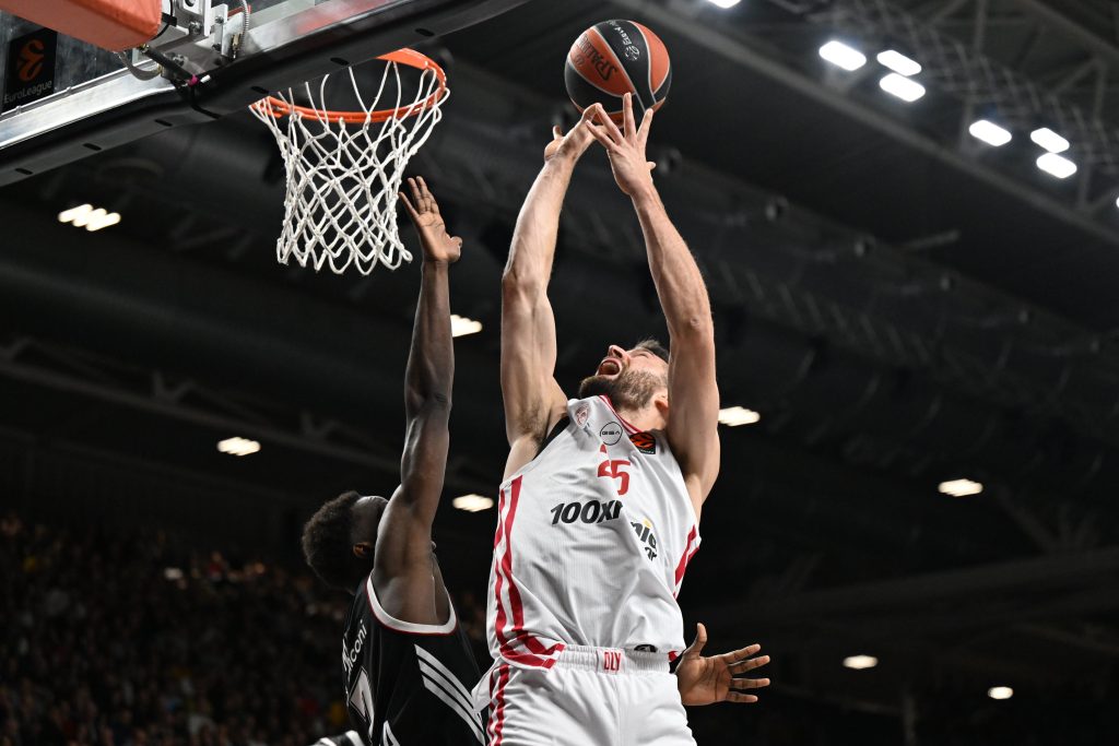 Ο Ολυμπιακός άντεξε στην αντεπίθεση της Βίρτους και πανηγύρισε σπουδαίο “διπλό”