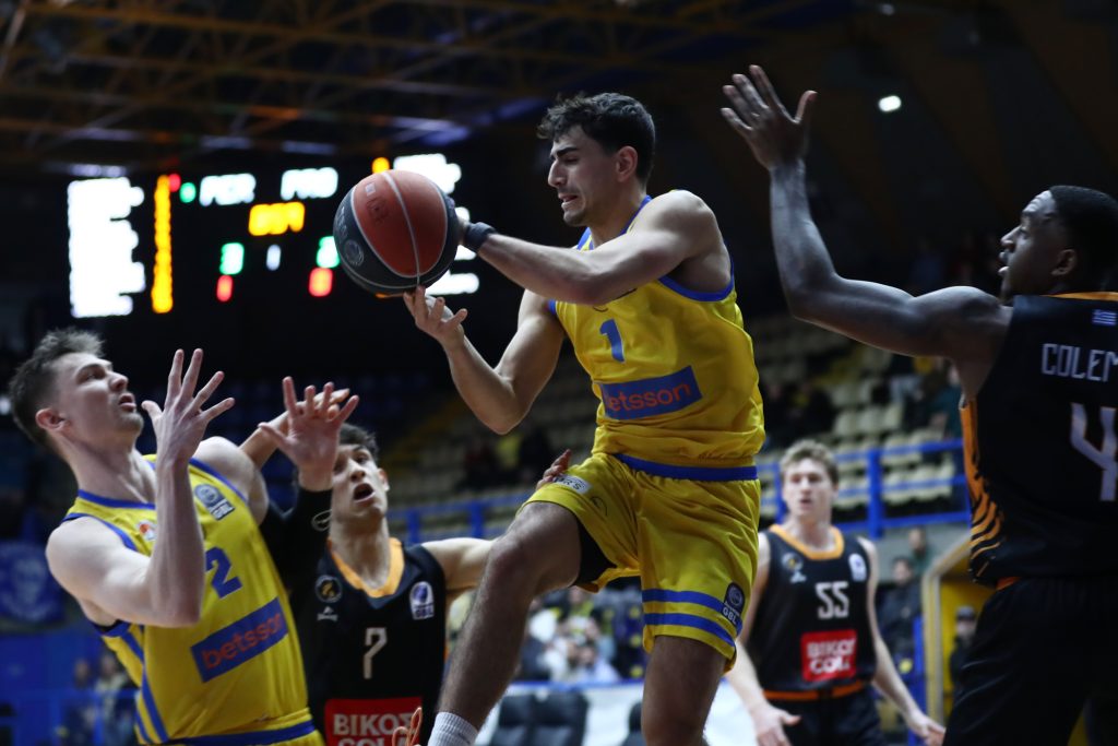 Πέταξε “φωτιές” και στο Περιστέρι ο Προμηθέας (hls)