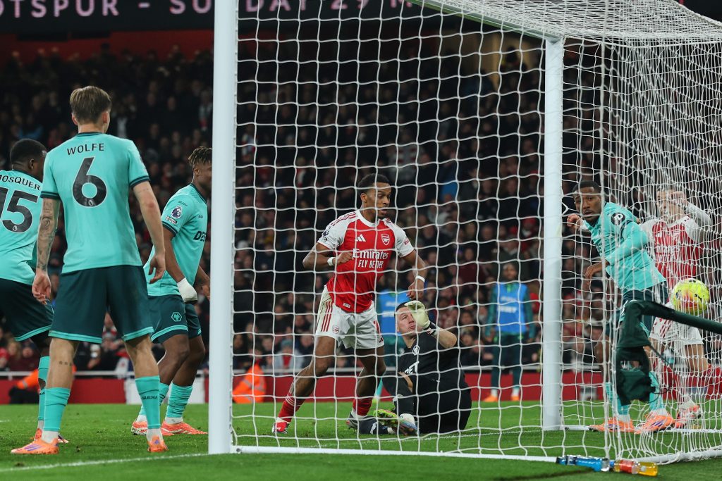 Πήρε τη νίκη δια πυρός και σιδήρου η Άρσεναλ