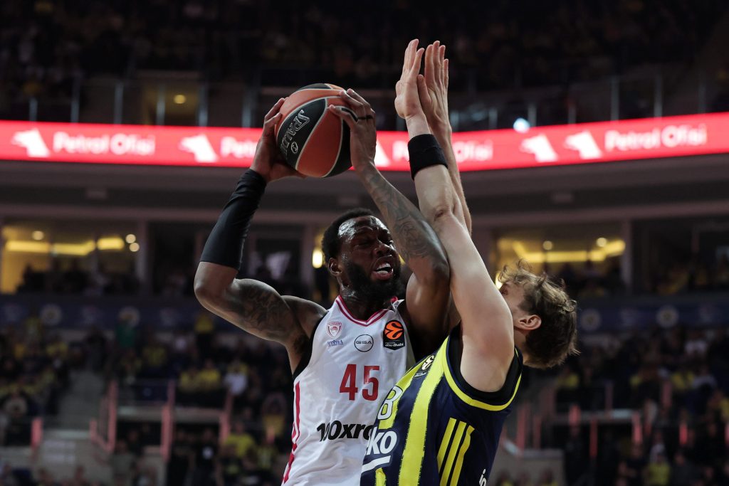 Η σκληρή και αποφασισμένη Φενέρμπαχτσε έβαλε “στοπ” στον Ολυμπιακό