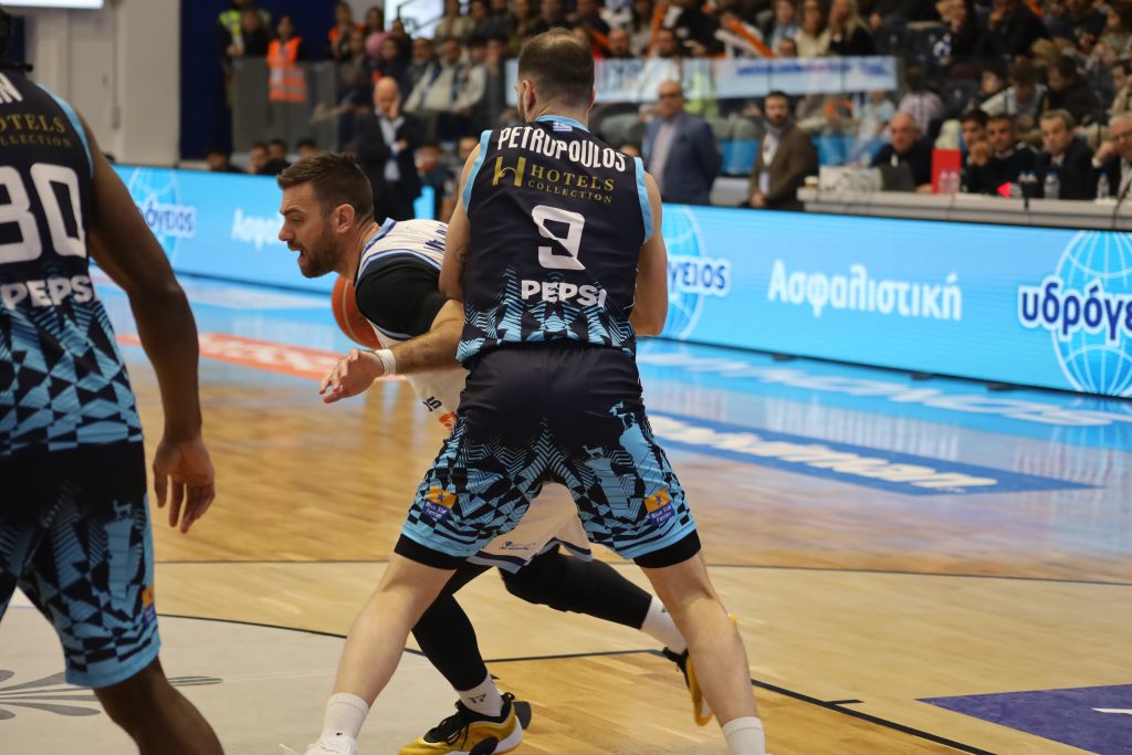 Σπουδαίο “διπλό” του Κολοσσού στη Μύκονο