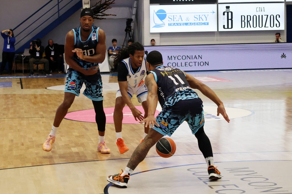 Σπουδαίο “διπλό” του Κολοσσού στη Μύκονο