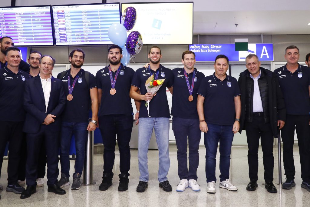 Πάτησε Ελλάδα η Εθνική πόλο ανδρών με το χάλκινο μετάλλιο στο στήθος (pics)