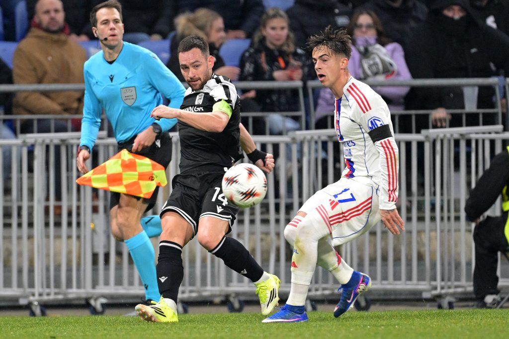 Πάλεψε με δέκα ο ΠΑΟΚ στη Γαλλία, αλλά λύγισε στο φινάλε