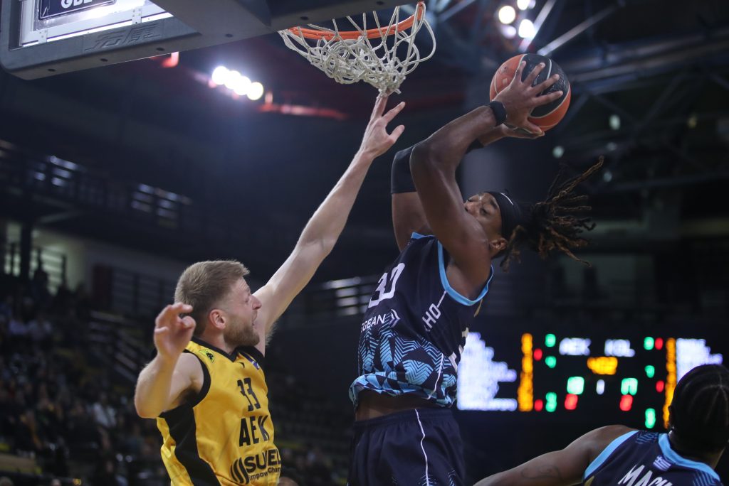 Η ΑΕΚ έκαμψε την αντίσταση του μαχητικού Κολοσσού (hls)