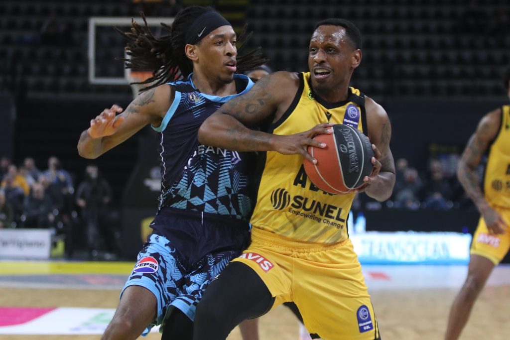 Η ΑΕΚ έκαμψε την αντίσταση του μαχητικού Κολοσσού (hls)