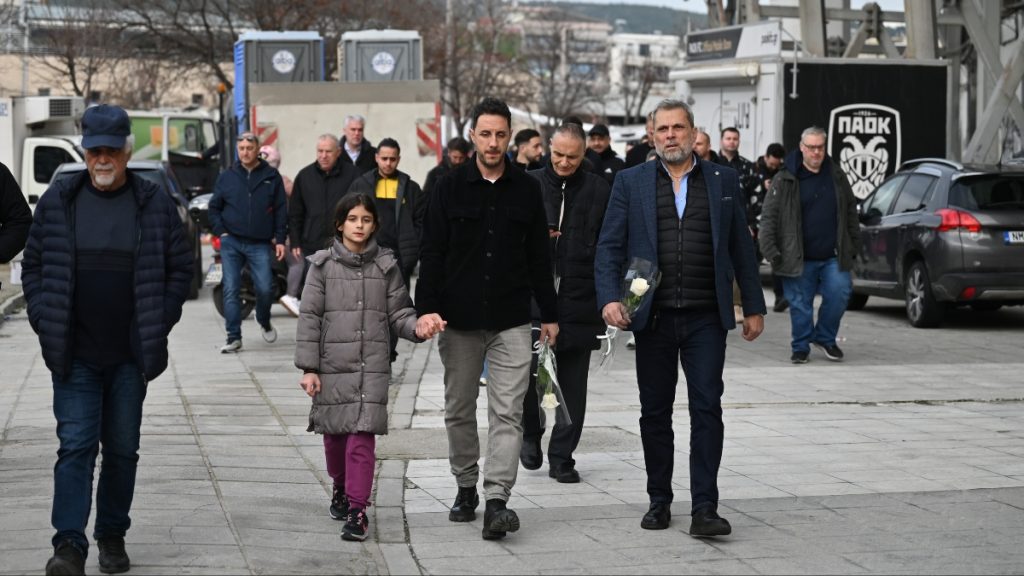 Αντιπροσωπεία του Άρη στην Τούμπα για τους αδικοχαμένους φίλους του ΠΑΟΚ (pics)