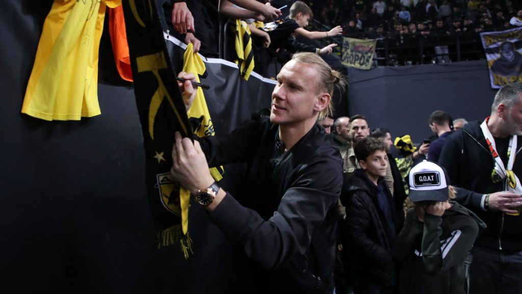 Με ποδοσφαιρικό “άρωμα” η μάχη της μπασκετικής ΑΕΚ(pic)