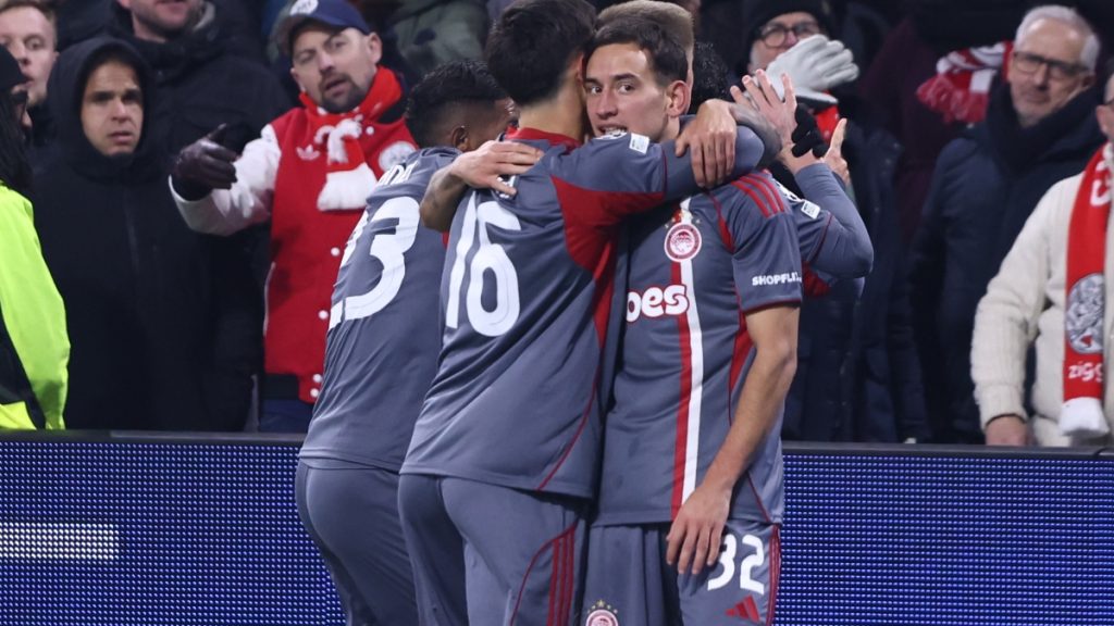 Θρυλική πρόκριση του Ολυμπιακού στο Άμστερνταμ