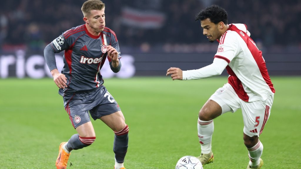 Θρυλική πρόκριση του Ολυμπιακού στο Άμστερνταμ