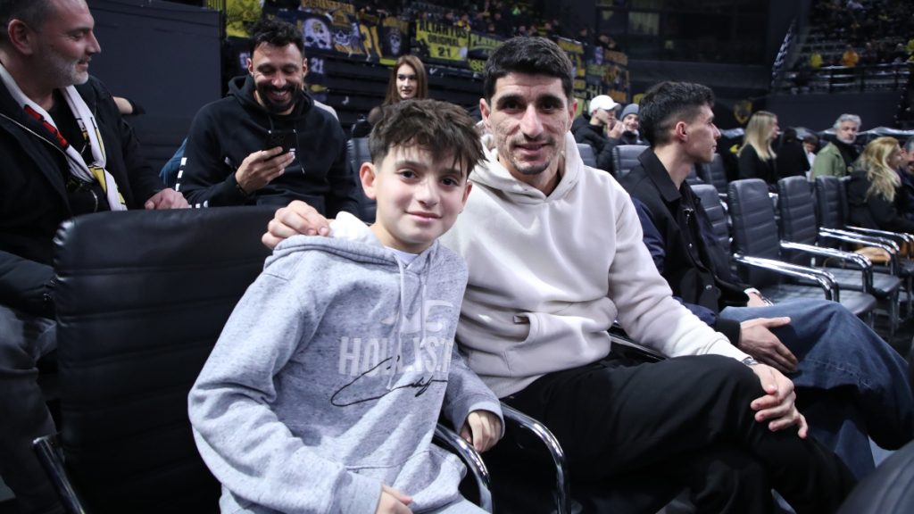 Με ποδοσφαιρικό “άρωμα” η μάχη της μπασκετικής ΑΕΚ(pic)