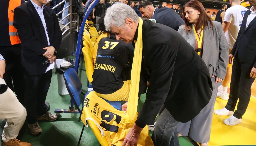 Μποχωρίδης και Σλούκας κράτησαν φανέλα με το όνομα του Άλκη