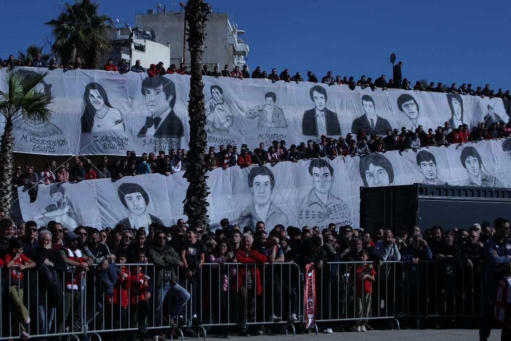 Τελέστηκε το μνημόσυνο για τα θύματα της Θύρας 7 (pics)