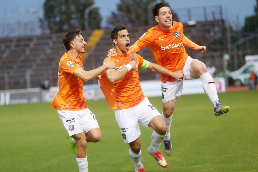 “Ηρωική” πρόκριση του ΟΦΗ των δέκα παικτών στον τελικό