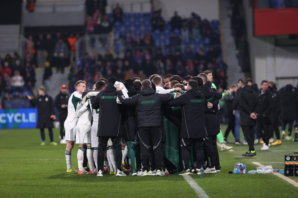 Ο Παναθηναϊκός πήρε ηρωική πρόκριση στα πέναλτι στην Τσέχια