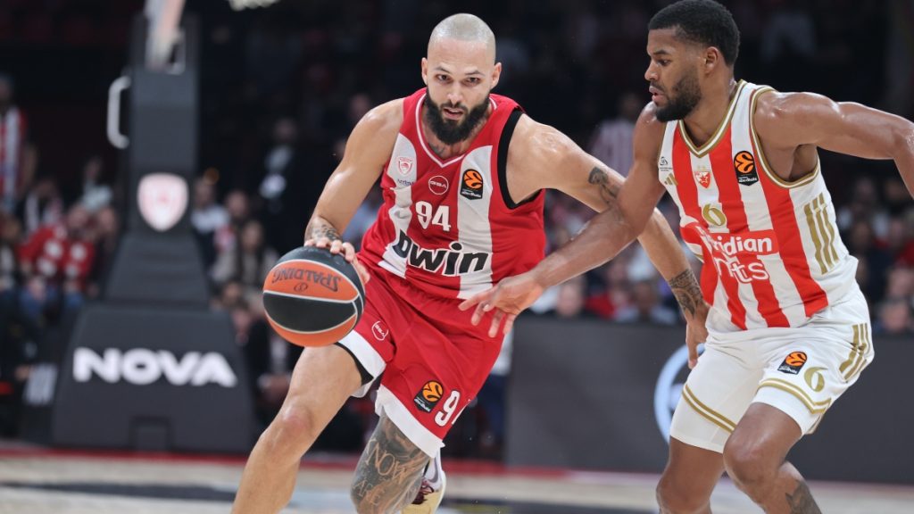 Ο Ολυμπιακός προστάτεψε το ΣΕΦ και τη 2η θέση