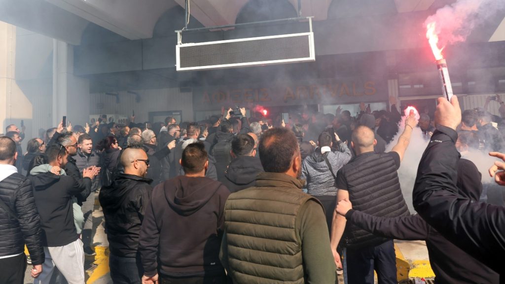 ΟΦΗ: Αποθέωση στο Ηράκλειο για τους θριαμβευτές (pics+vid)