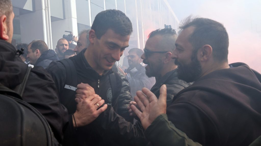 ΟΦΗ: Αποθέωση στο Ηράκλειο για τους θριαμβευτές (pics+vid)