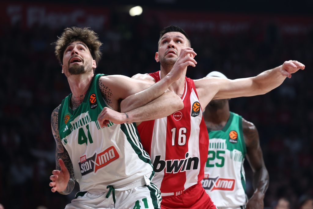 Ο Ολυμπιακός πήρε το “αιώνιο” ντέρμπι και έβαλε σε… μπελάδες τον Παναθηναϊκό