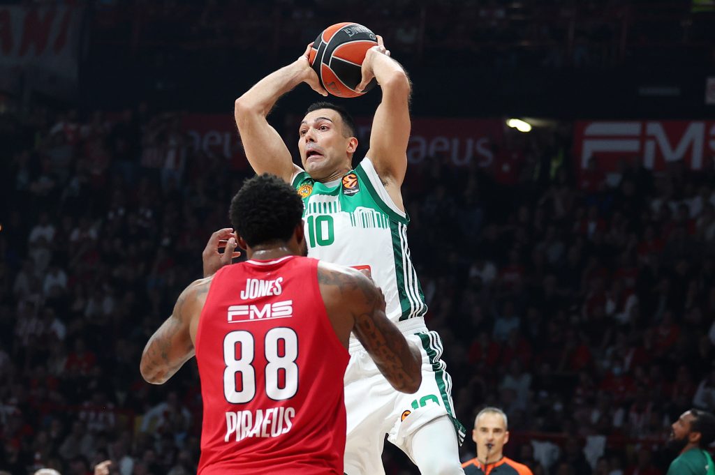 Ο Ολυμπιακός πήρε το “αιώνιο” ντέρμπι και έβαλε σε… μπελάδες τον Παναθηναϊκό