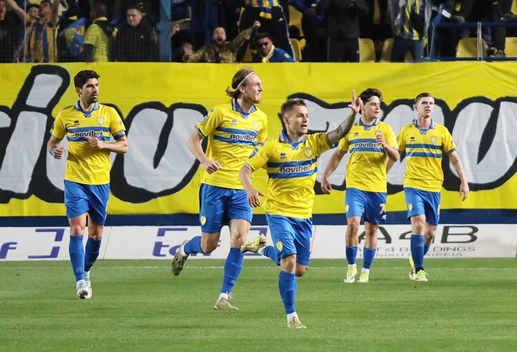 Εορταστικό τρίποντο για τον Παναιτωλικό