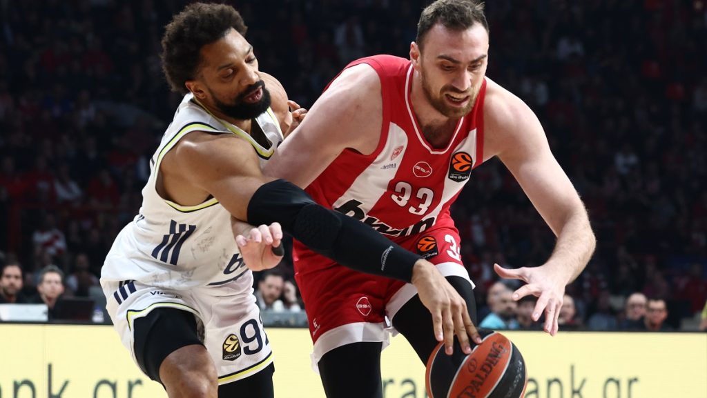 Ο Φουρνιέ πήρε… φωτιά και ο Ολυμπιακός “καθάρισε” τη Φενέρμπαχτσε