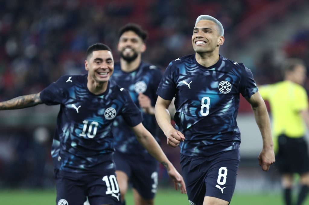 “Άσφαιρη” η Εθνική, νικήτρια η Παραγουάη