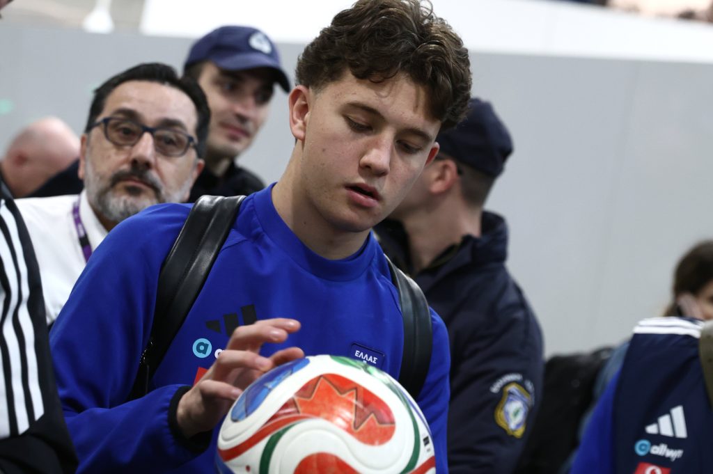 Αναχώρησε με χαμογέλα για το φιλικό με την Ουγγαρία η Εθνική