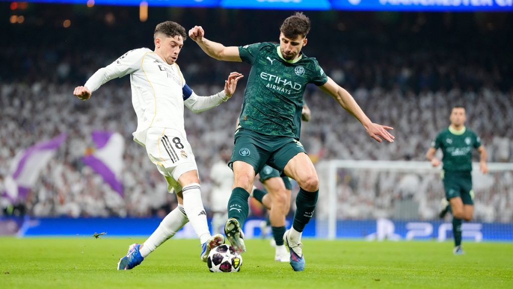 Η Ρεάλ “διέλυσε” τη Σίτι με χατ-τρικ του Βαλβέρδε και δείχνει έτοιμη για τα προημιτελικά