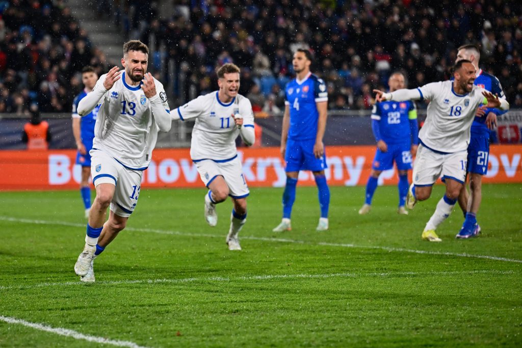 Η Ιταλία άνοιξε τον δρόμο για την επιστροφή της στο Μουντιάλ, ιστορικό διπλό και ραντεβού με την Τουρκία για το Κόσοβο