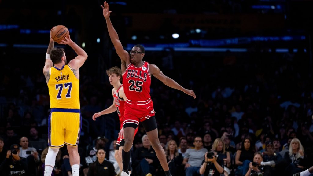 Δεν έφτανε η 30άρα του Γιάννη στους Μπακς, εκπληκτικός Γιόκιτς, τέταρτη σερί νίκη για Λέικερς