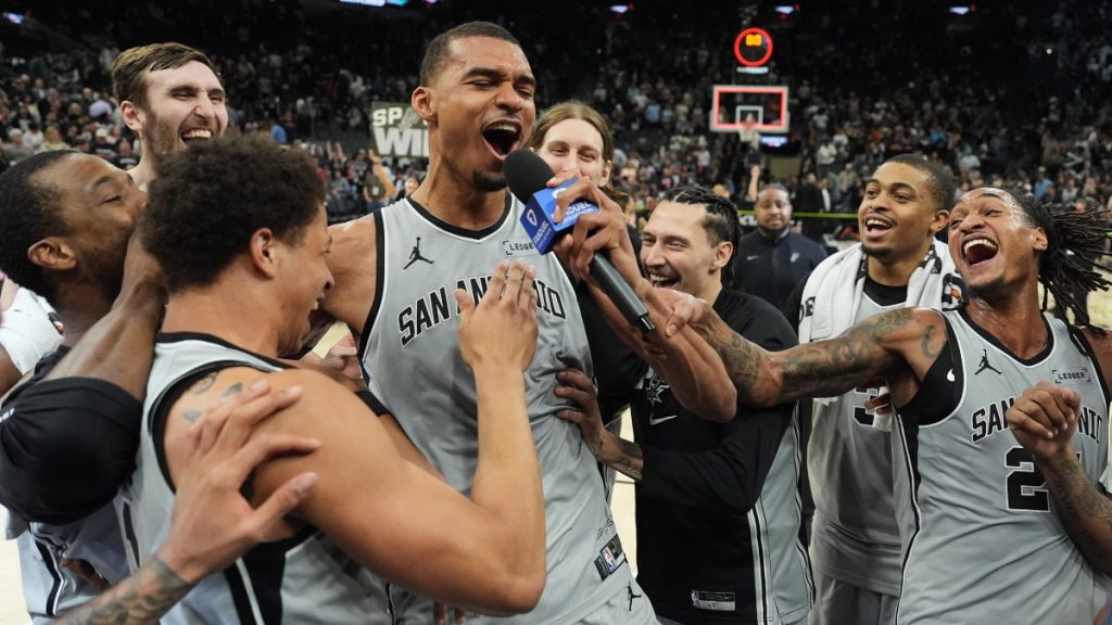 Ντόντσιτς από… άλλον πλανήτη, βαριά ήττα για τους Μπακς