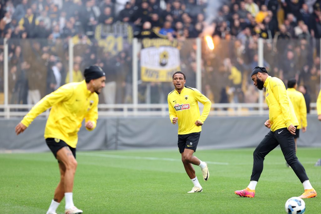 ΑΕΚ: Εντυπωσιακή παρουσία κόσμου στην προπόνηση πριν το ντέρμπι με Ολυμπιακό (pics)